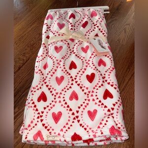 Jessica Simpson super soft Heart Patterned Blanket